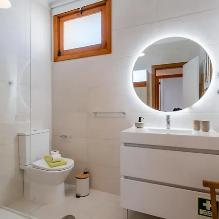 Comfy 2 Bdr W/ Balcony By Lovelystay Apartment Albufeira