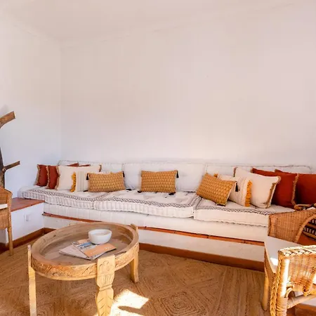 Apartment Comfy 2 Bdr W/ Balcony By Lovelystay *