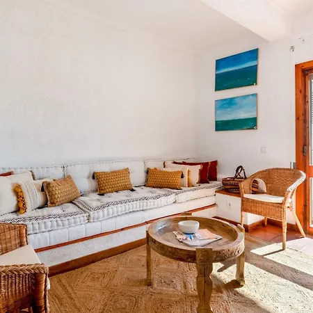 Apartment Comfy 2 Bdr W/ Balcony By Lovelystay *