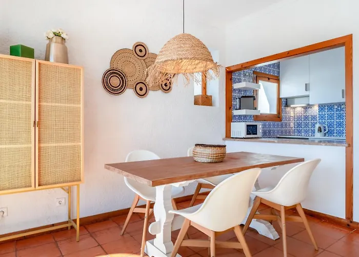 Comfy 2 Bdr W/ Balcony By Lovelystay Apartman *